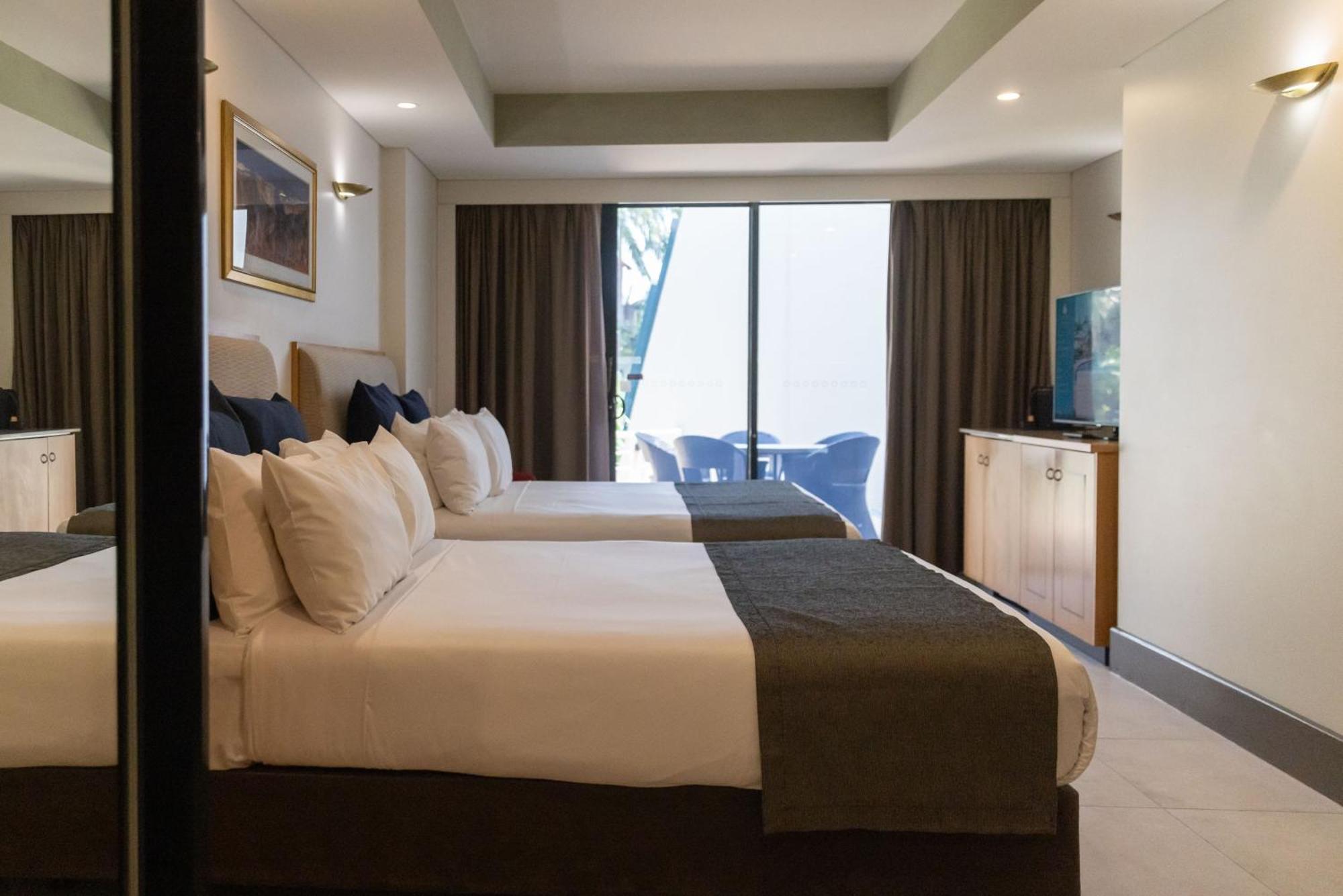 Mindil Beach Casino Resort Darwin Extérieur photo A room at the hotel