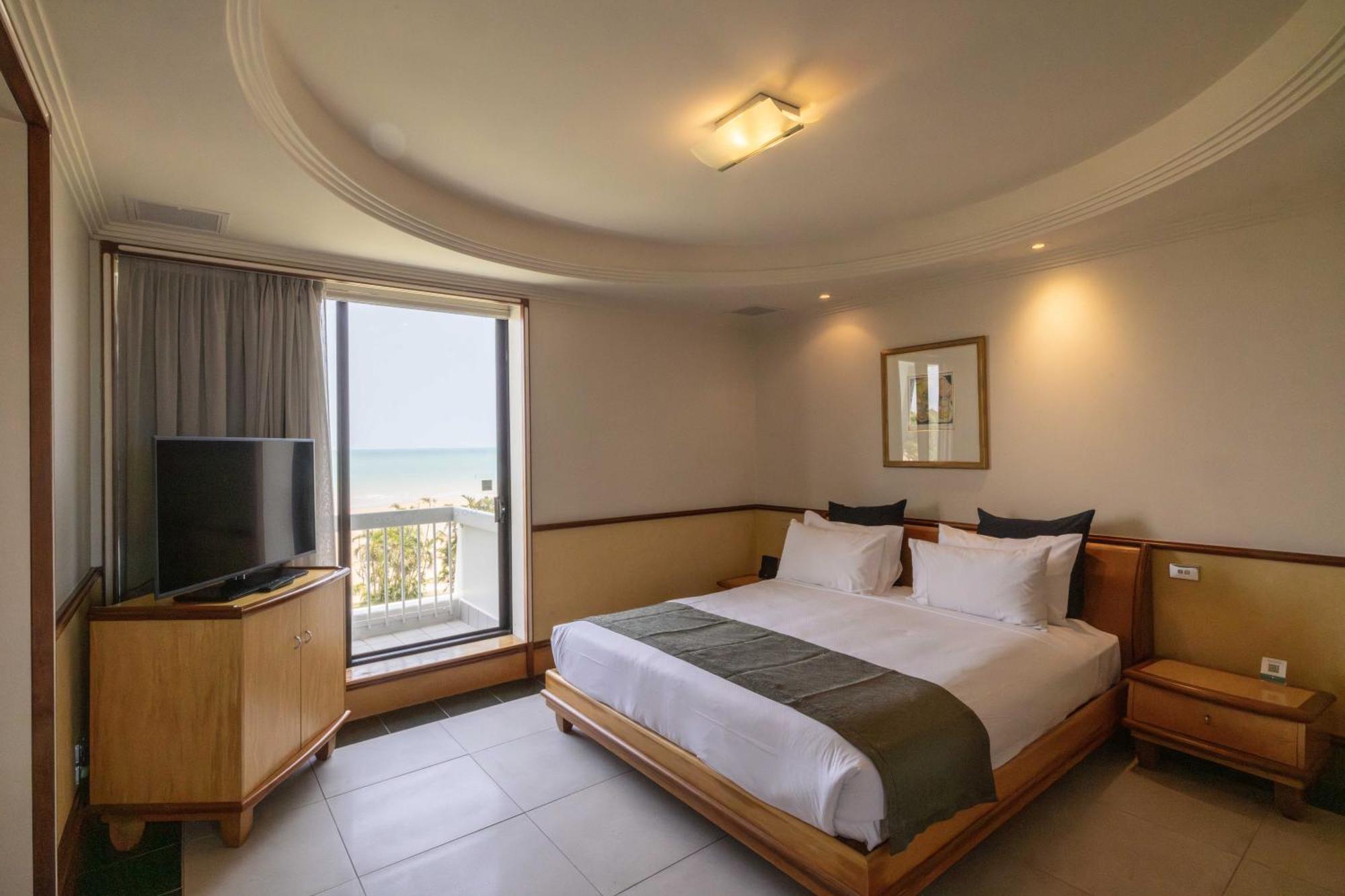 Mindil Beach Casino Resort Darwin Extérieur photo A bedroom at the hotel