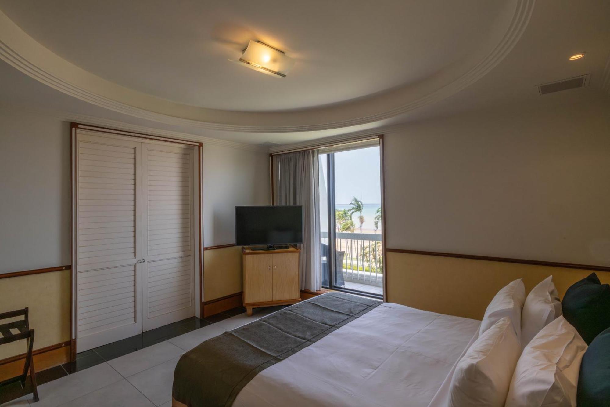 Mindil Beach Casino Resort Darwin Extérieur photo A bedroom at the hotel