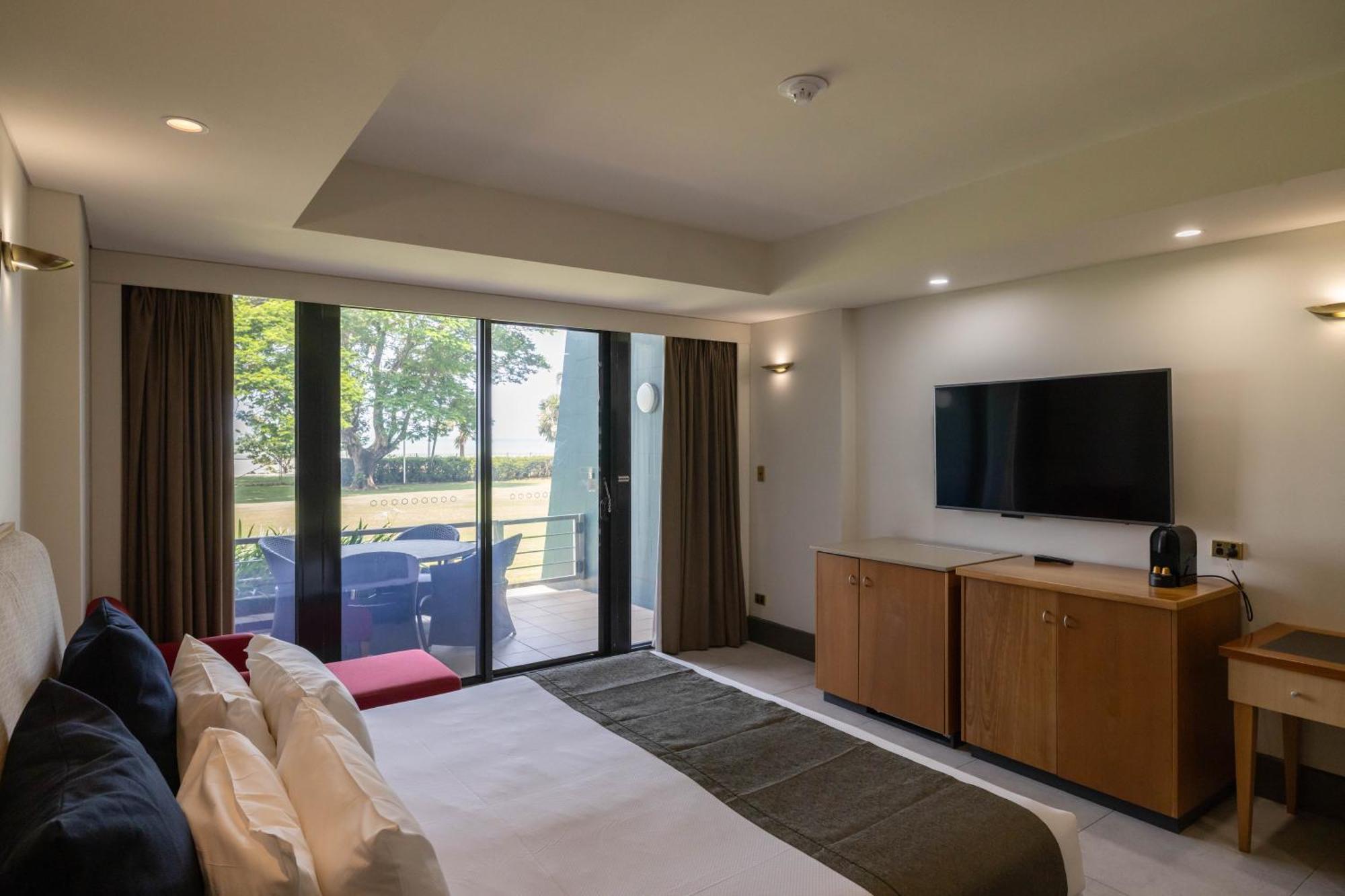 Mindil Beach Casino Resort Darwin Extérieur photo A room at the hotel
