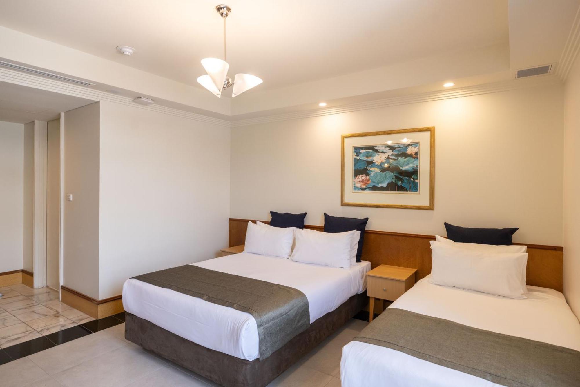 Mindil Beach Casino Resort Darwin Extérieur photo A room at the hotel