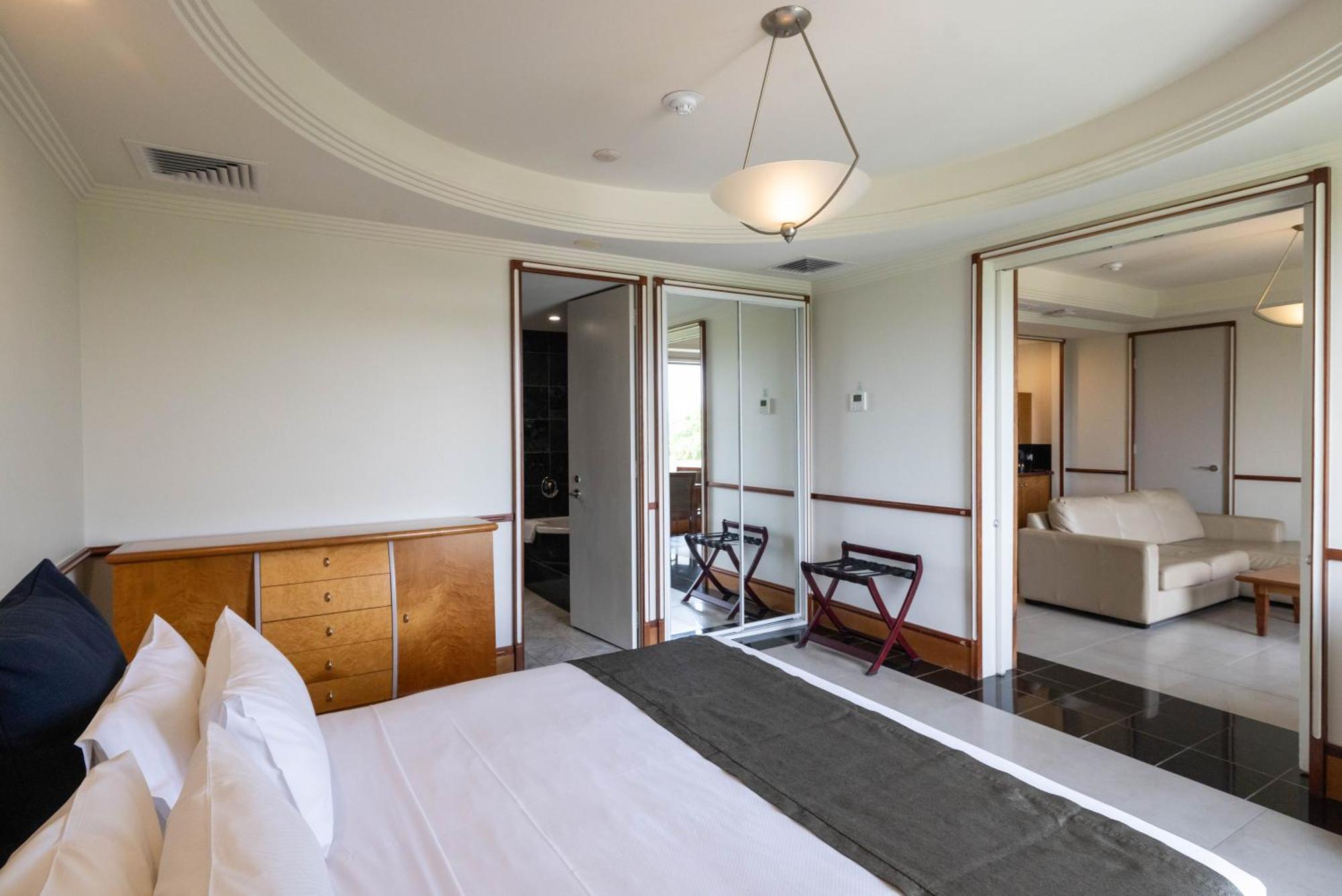 Mindil Beach Casino Resort Darwin Extérieur photo A suite at the hotel