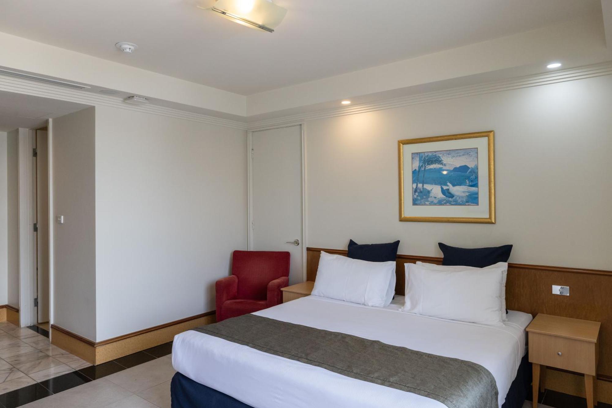 Mindil Beach Casino Resort Darwin Extérieur photo A room at the hotel