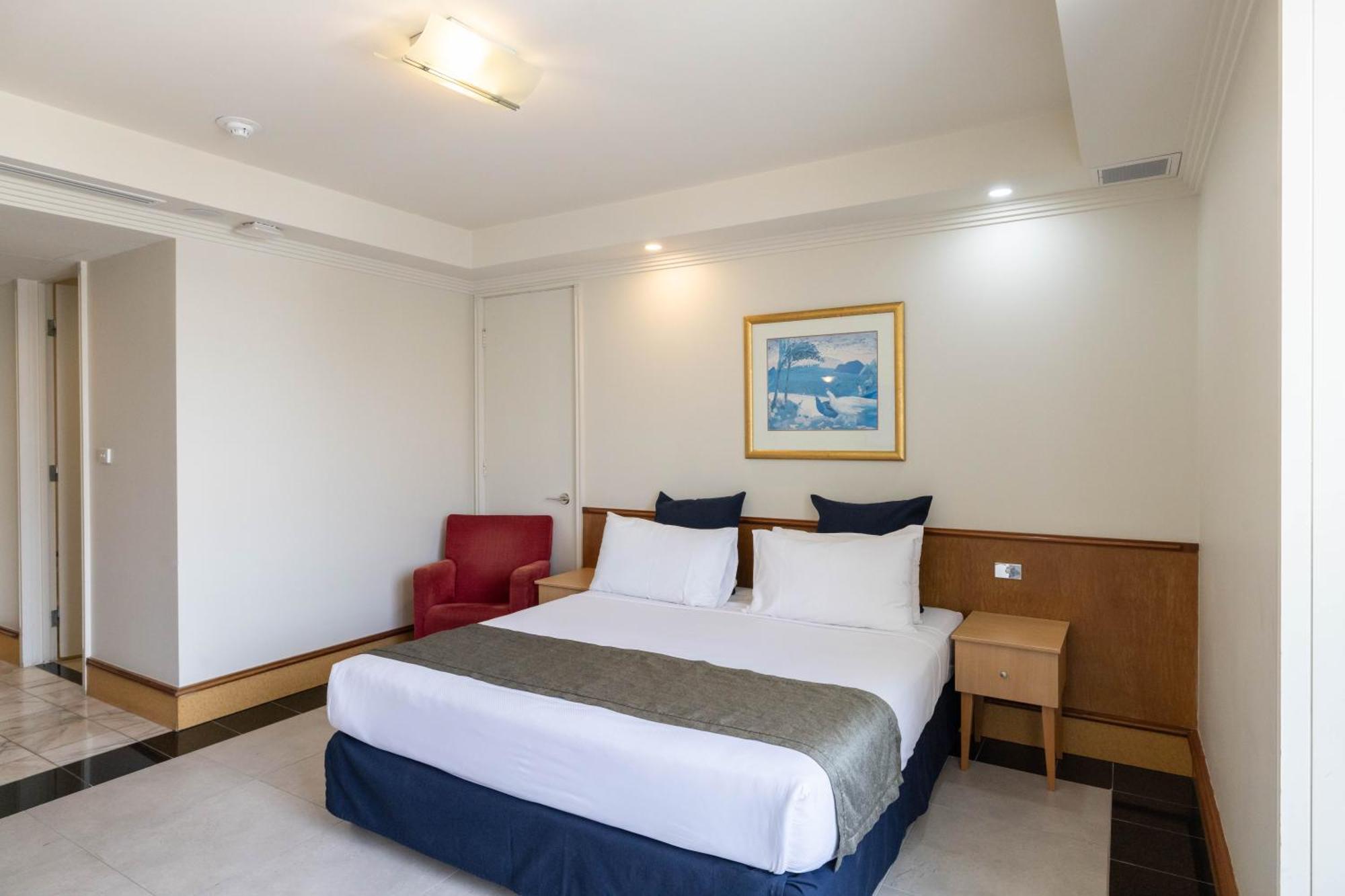 Mindil Beach Casino Resort Darwin Extérieur photo A room at the hotel